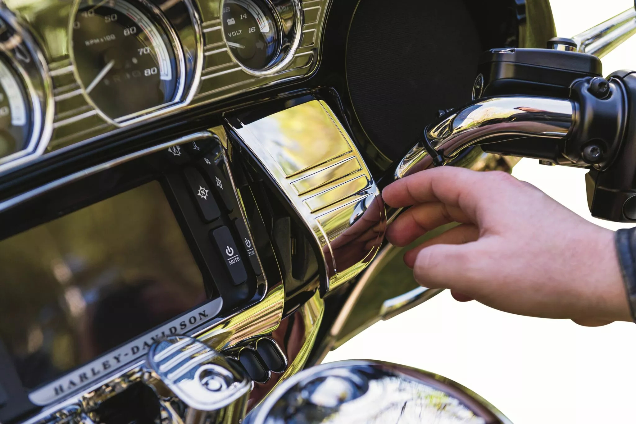 Tri-Line Stereo Trim