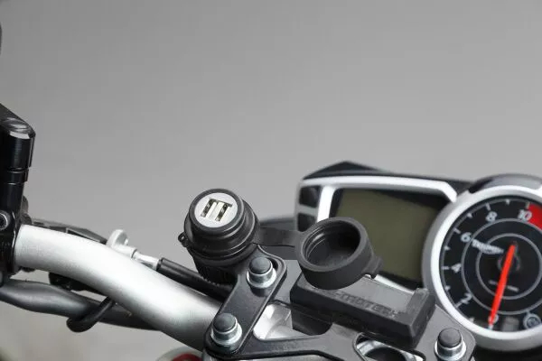 USB-розетка для подвійної зарядки з джгутом кабелів