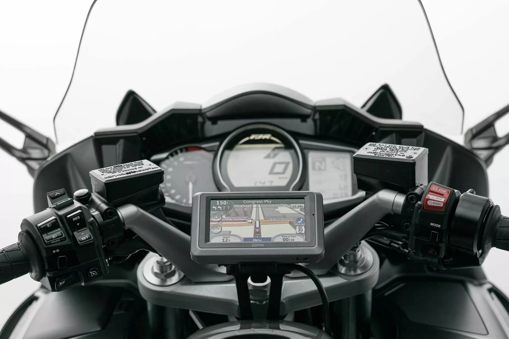 Кріплення GPS на кермо