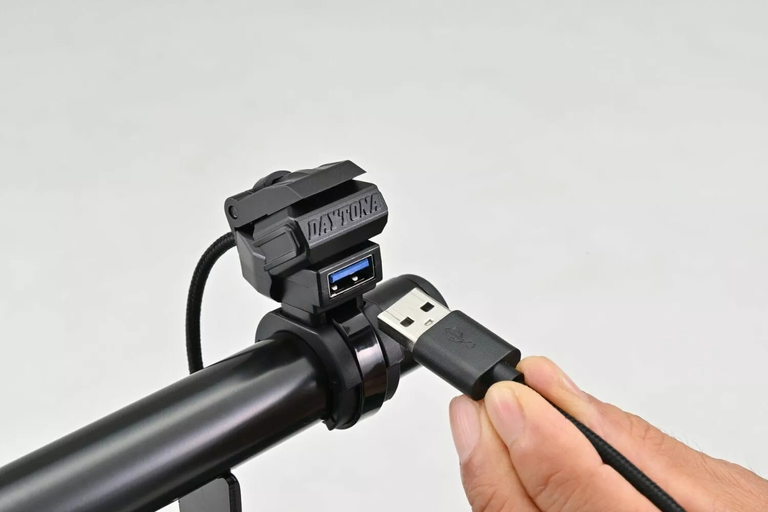 ГНІЗД ШВИДКОЇ ЗАРЯДКИ USB TYPE-A